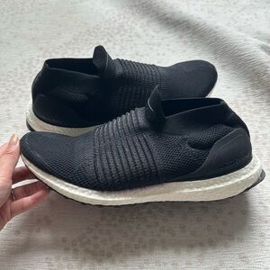 Men’s Adidas Ultra Boost Laceless (Size 9)